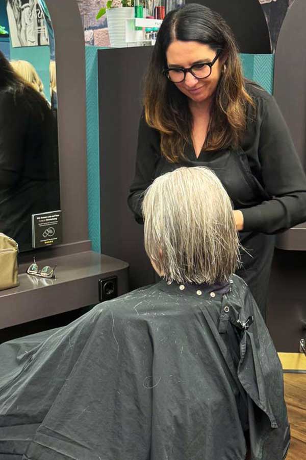 Fondis-Friseur-Haare-schneiden